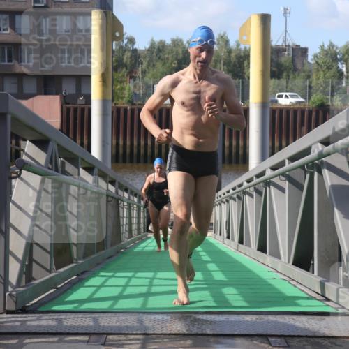 11.08.2024 - GEWOBA Citytriathlon Bremen Lena Gebhardt http://msf.ph/oto/6774027 11.08.2024 10:09:59 Schwimmen 11, 16, 31, 50, 55, 64, 83, 102, 109 meine-sportfotos.de