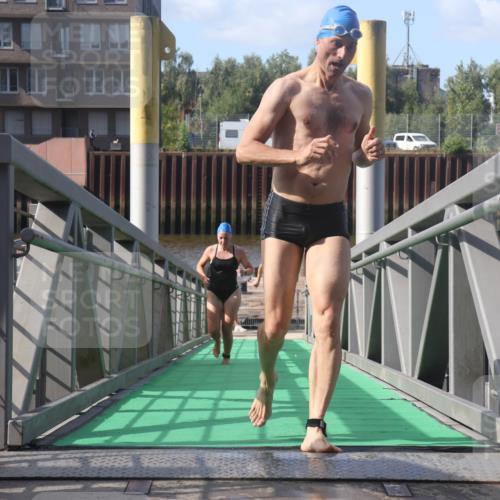 11.08.2024 - GEWOBA Citytriathlon Bremen Lena Gebhardt http://msf.ph/oto/6774029 11.08.2024 10:10:00 Schwimmen 11, 16, 31, 50, 55, 64, 83, 102 meine-sportfotos.de