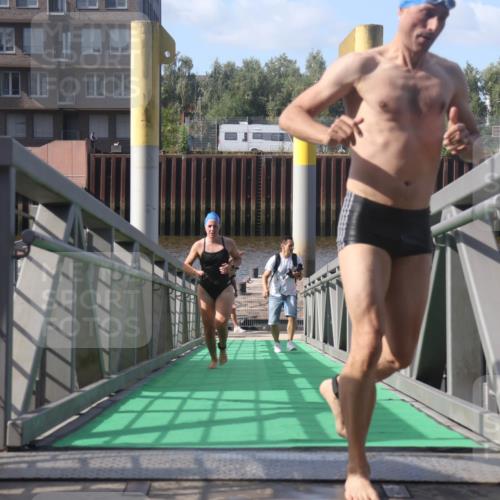 11.08.2024 - GEWOBA Citytriathlon Bremen Lena Gebhardt http://msf.ph/oto/6774037 11.08.2024 10:10:00 Schwimmen 11, 16, 31, 50, 55, 64, 83, 102 meine-sportfotos.de