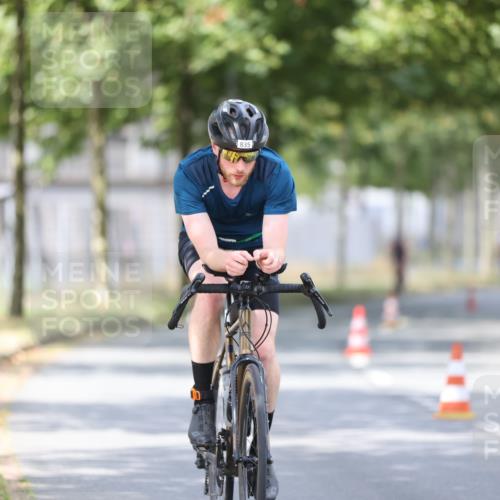 11.08.2024 - GEWOBA Citytriathlon Bremen H.Heesch http://msf.ph/oto/6774041 11.08.2024 11:41:34 Radfahren 786, 835, 859, 896, 902, 1020 meine-sportfotos.de