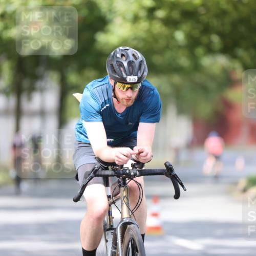 11.08.2024 - GEWOBA Citytriathlon Bremen H.Heesch http://msf.ph/oto/6774075 11.08.2024 11:41:34 Radfahren 786, 835, 859, 896, 902, 1020 meine-sportfotos.de