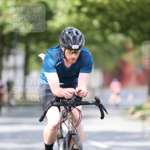 11.08.2024 - GEWOBA Citytriathlon Bremen H.Heesch http://msf.ph/oto/6774080 11.08.2024 11:41:34 Radfahren 786, 835, 859, 896, 902, 1020 meine-sportfotos.de