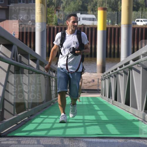 11.08.2024 - GEWOBA Citytriathlon Bremen Lena Gebhardt http://msf.ph/oto/6774082 11.08.2024 10:10:05 Schwimmen 16, 31, 50, 55, 64, 83, 102 meine-sportfotos.de