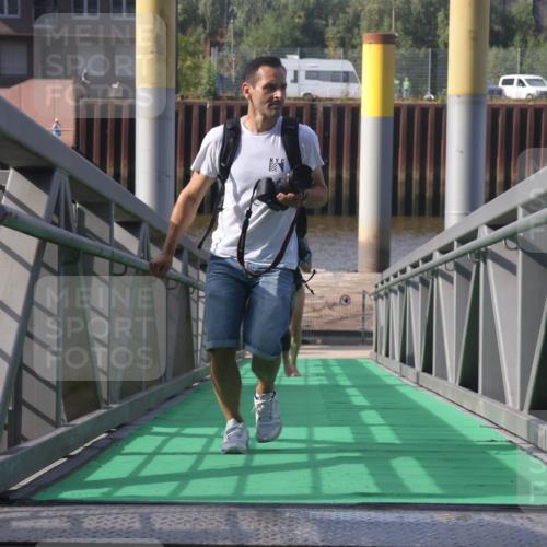 11.08.2024 - GEWOBA Citytriathlon Bremen Lena Gebhardt http://msf.ph/oto/6774084 11.08.2024 10:10:05 Schwimmen 16, 31, 50, 55, 64, 83, 102 meine-sportfotos.de