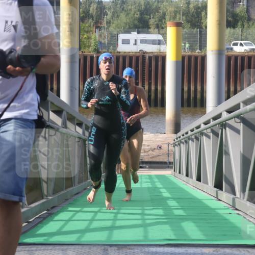 11.08.2024 - GEWOBA Citytriathlon Bremen Lena Gebhardt http://msf.ph/oto/6774105 11.08.2024 10:10:07 Schwimmen 16, 31, 50, 55, 64, 83, 102 meine-sportfotos.de