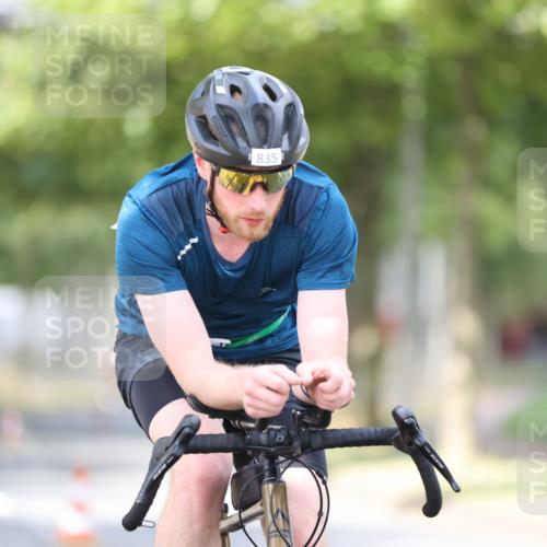 11.08.2024 - GEWOBA Citytriathlon Bremen H.Heesch http://msf.ph/oto/6774107 11.08.2024 11:41:34 Radfahren 786, 835, 859, 896, 902, 1020 meine-sportfotos.de