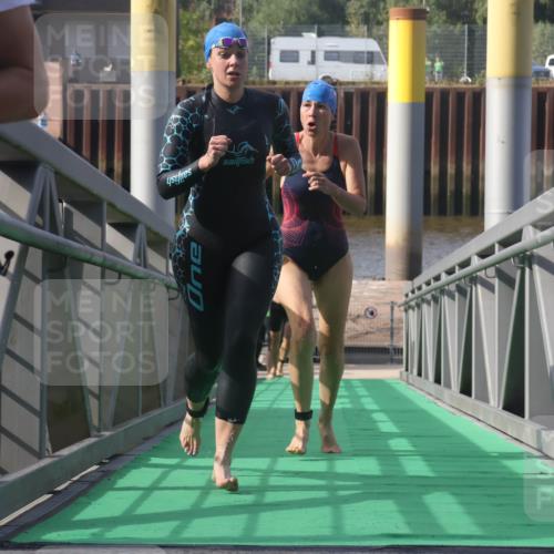 11.08.2024 - GEWOBA Citytriathlon Bremen Lena Gebhardt http://msf.ph/oto/6774115 11.08.2024 10:10:08 Schwimmen 16, 31, 50, 55, 64, 83, 102 meine-sportfotos.de
