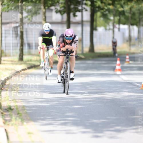 11.08.2024 - GEWOBA Citytriathlon Bremen H.Heesch http://msf.ph/oto/6774128 11.08.2024 11:41:37 Radfahren 758, 786, 835, 859, 896, 902, 965, 1020 meine-sportfotos.de