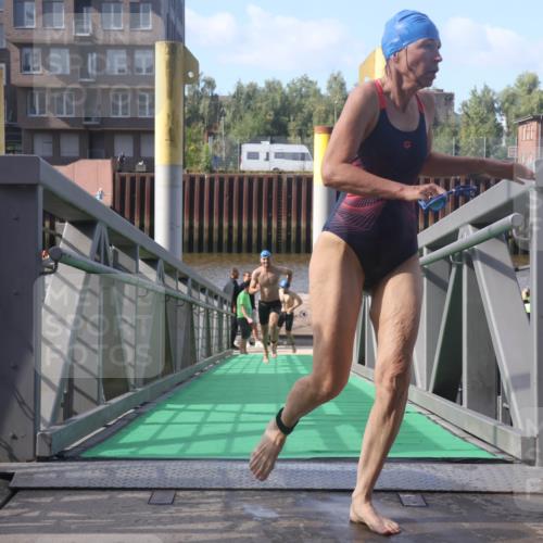 11.08.2024 - GEWOBA Citytriathlon Bremen Lena Gebhardt http://msf.ph/oto/6774140 11.08.2024 10:10:09 Schwimmen 31, 50, 55, 64, 83, 102 meine-sportfotos.de