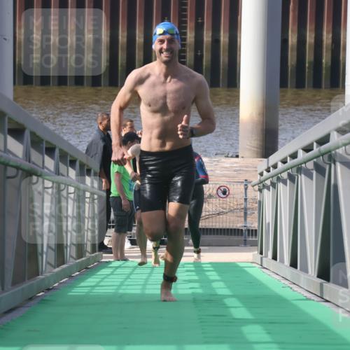 11.08.2024 - GEWOBA Citytriathlon Bremen Lena Gebhardt http://msf.ph/oto/6774146 11.08.2024 10:10:11 Schwimmen 29, 50, 55, 64, 83, 102 meine-sportfotos.de