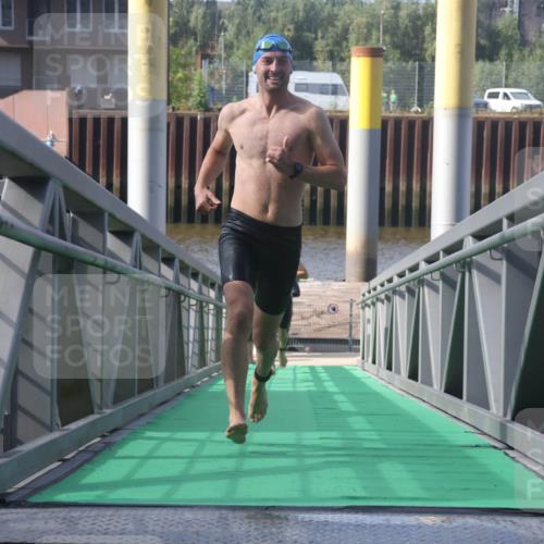 11.08.2024 - GEWOBA Citytriathlon Bremen Lena Gebhardt http://msf.ph/oto/6774165 11.08.2024 10:10:12 Schwimmen 29, 50, 55, 64, 83, 102 meine-sportfotos.de