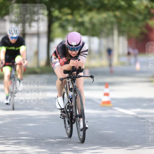 11.08.2024 - GEWOBA Citytriathlon Bremen H.Heesch http://msf.ph/oto/6774168 11.08.2024 11:41:38 Radfahren 758, 786, 835, 859, 896, 902, 965, 1020 meine-sportfotos.de
