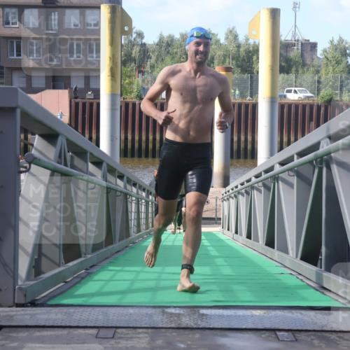 11.08.2024 - GEWOBA Citytriathlon Bremen Lena Gebhardt http://msf.ph/oto/6774170 11.08.2024 10:10:13 Schwimmen 22, 29, 50, 55, 64, 83, 102 meine-sportfotos.de