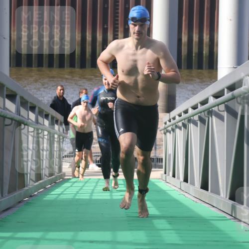 11.08.2024 - GEWOBA Citytriathlon Bremen Lena Gebhardt http://msf.ph/oto/6774177 11.08.2024 10:10:15 Schwimmen 22, 29, 50, 55, 64, 83, 102 meine-sportfotos.de