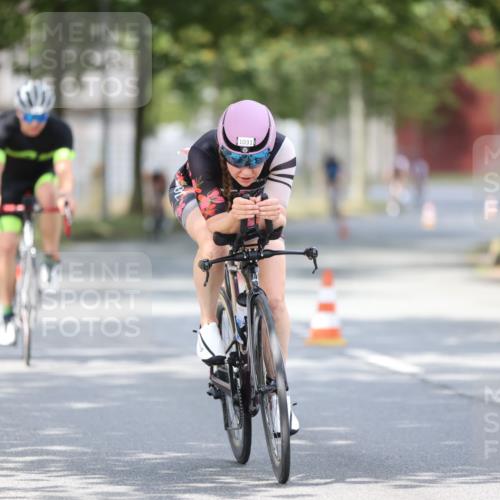 11.08.2024 - GEWOBA Citytriathlon Bremen H.Heesch http://msf.ph/oto/6774180 11.08.2024 11:41:38 Radfahren 758, 786, 835, 859, 896, 902, 965, 1020 meine-sportfotos.de