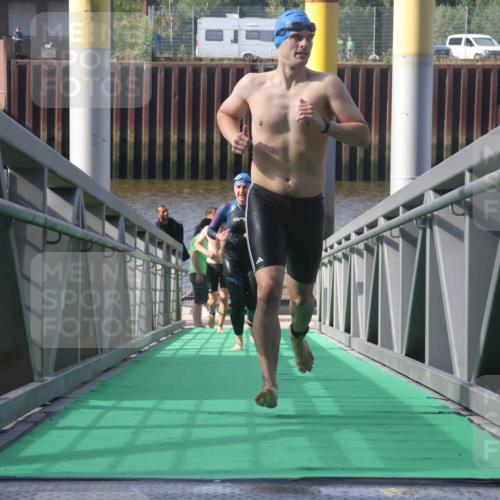 11.08.2024 - GEWOBA Citytriathlon Bremen Lena Gebhardt http://msf.ph/oto/6774188 11.08.2024 10:10:16 Schwimmen 22, 29, 50, 55, 64, 102 meine-sportfotos.de