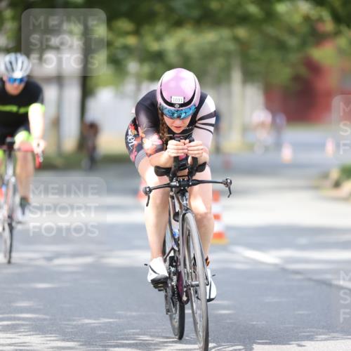 11.08.2024 - GEWOBA Citytriathlon Bremen H.Heesch http://msf.ph/oto/6774189 11.08.2024 11:41:38 Radfahren 758, 786, 835, 859, 896, 902, 965, 1020 meine-sportfotos.de