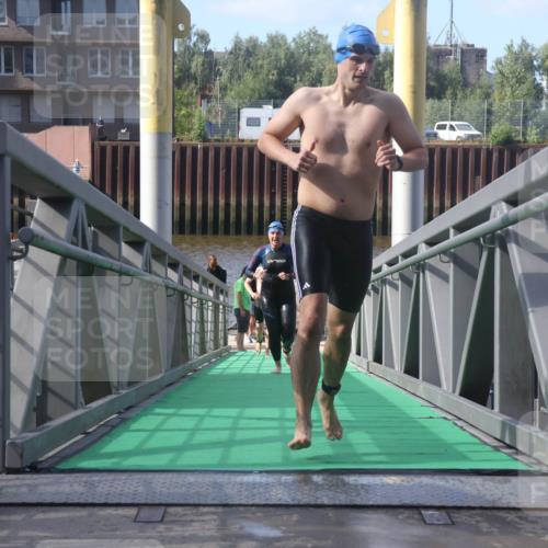 11.08.2024 - GEWOBA Citytriathlon Bremen Lena Gebhardt http://msf.ph/oto/6774203 11.08.2024 10:10:16 Schwimmen 22, 29, 50, 55, 64, 102 meine-sportfotos.de