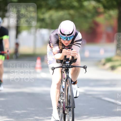 11.08.2024 - GEWOBA Citytriathlon Bremen H.Heesch http://msf.ph/oto/6774204 11.08.2024 11:41:38 Radfahren 758, 786, 835, 859, 896, 902, 965, 1020 meine-sportfotos.de