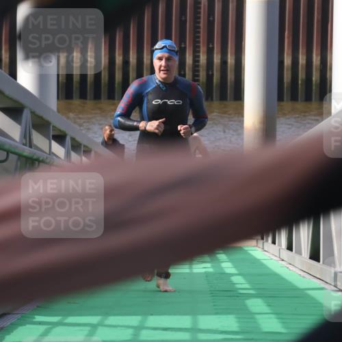 11.08.2024 - GEWOBA Citytriathlon Bremen Lena Gebhardt http://msf.ph/oto/6774224 11.08.2024 10:10:18 Schwimmen 22, 29, 50, 102, 116 meine-sportfotos.de