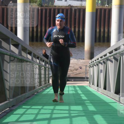 11.08.2024 - GEWOBA Citytriathlon Bremen Lena Gebhardt http://msf.ph/oto/6774239 11.08.2024 10:10:19 Schwimmen 22, 29, 50, 102, 116 meine-sportfotos.de