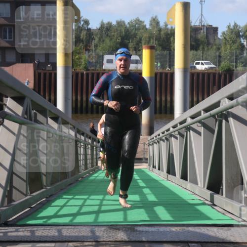 11.08.2024 - GEWOBA Citytriathlon Bremen Lena Gebhardt http://msf.ph/oto/6774250 11.08.2024 10:10:20 Schwimmen 22, 29, 50, 102, 116 meine-sportfotos.de