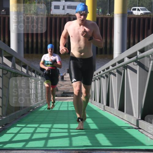 11.08.2024 - GEWOBA Citytriathlon Bremen Lena Gebhardt http://msf.ph/oto/6774264 11.08.2024 10:10:22 Schwimmen 22, 29, 50, 116 meine-sportfotos.de