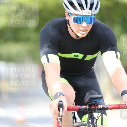 11.08.2024 - GEWOBA Citytriathlon Bremen H.Heesch http://msf.ph/oto/6774270 11.08.2024 11:41:40 Radfahren 758, 786, 835, 859, 902, 965, 1020 meine-sportfotos.de