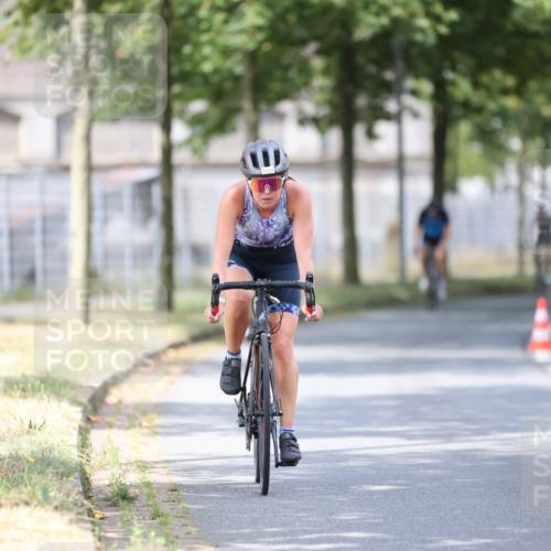 11.08.2024 - GEWOBA Citytriathlon Bremen H.Heesch http://msf.ph/oto/6774279 11.08.2024 11:41:41 Radfahren 758, 786, 835, 859, 902, 965, 1020 meine-sportfotos.de