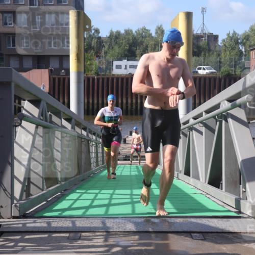 11.08.2024 - GEWOBA Citytriathlon Bremen Lena Gebhardt http://msf.ph/oto/6774286 11.08.2024 10:10:24 Schwimmen 22, 29, 50, 116 meine-sportfotos.de