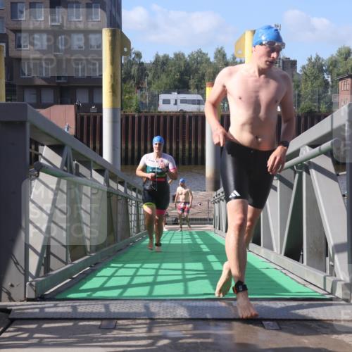 11.08.2024 - GEWOBA Citytriathlon Bremen Lena Gebhardt http://msf.ph/oto/6774290 11.08.2024 10:10:24 Schwimmen 22, 29, 50, 116 meine-sportfotos.de