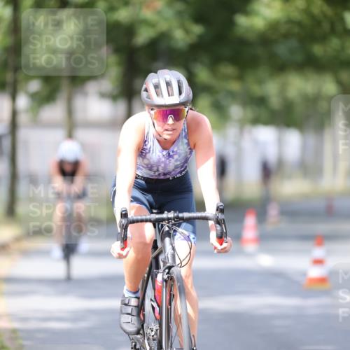 11.08.2024 - GEWOBA Citytriathlon Bremen H.Heesch http://msf.ph/oto/6774329 11.08.2024 11:41:42 Radfahren 758, 786, 835, 859, 965, 1020 meine-sportfotos.de