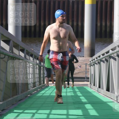 11.08.2024 - GEWOBA Citytriathlon Bremen Lena Gebhardt http://msf.ph/oto/6774331 11.08.2024 10:10:34 Schwimmen 22, 29, 30, 47, 51, 116 meine-sportfotos.de