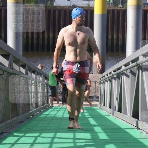 11.08.2024 - GEWOBA Citytriathlon Bremen Lena Gebhardt http://msf.ph/oto/6774335 11.08.2024 10:10:34 Schwimmen 22, 29, 30, 47, 51, 116 meine-sportfotos.de