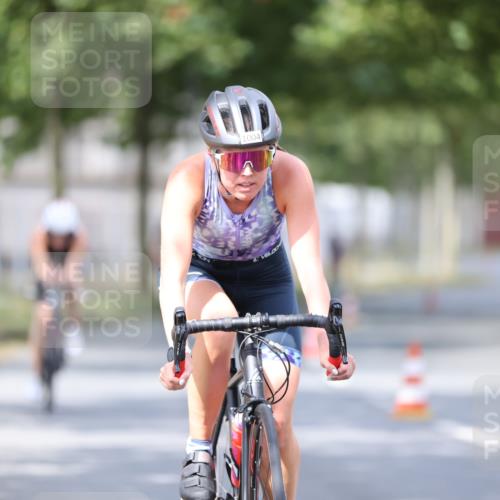 11.08.2024 - GEWOBA Citytriathlon Bremen H.Heesch http://msf.ph/oto/6774343 11.08.2024 11:41:42 Radfahren 758, 786, 835, 859, 965, 1020 meine-sportfotos.de