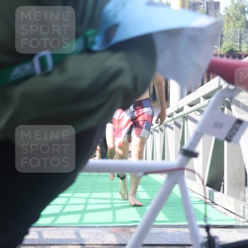 11.08.2024 - GEWOBA Citytriathlon Bremen Lena Gebhardt http://msf.ph/oto/6774363 11.08.2024 10:10:36 Schwimmen 22, 29, 30, 47, 51, 116 meine-sportfotos.de