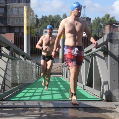 11.08.2024 - GEWOBA Citytriathlon Bremen Lena Gebhardt http://msf.ph/oto/6774379 11.08.2024 10:10:38 Schwimmen 6, 22, 30, 47, 51, 116 meine-sportfotos.de