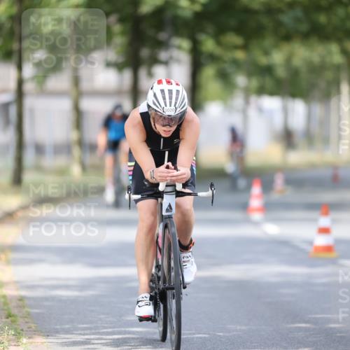 11.08.2024 - GEWOBA Citytriathlon Bremen H.Heesch http://msf.ph/oto/6774382 11.08.2024 11:41:44 Radfahren 758, 786, 835, 859, 965, 1020 meine-sportfotos.de