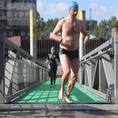 11.08.2024 - GEWOBA Citytriathlon Bremen Lena Gebhardt http://msf.ph/oto/6774390 11.08.2024 10:10:39 Schwimmen 6, 30, 47, 51, 116 meine-sportfotos.de