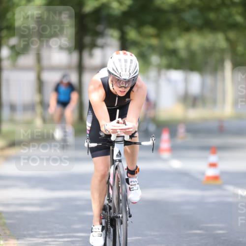 11.08.2024 - GEWOBA Citytriathlon Bremen H.Heesch http://msf.ph/oto/6774397 11.08.2024 11:41:44 Radfahren 758, 786, 835, 859, 965, 1020 meine-sportfotos.de