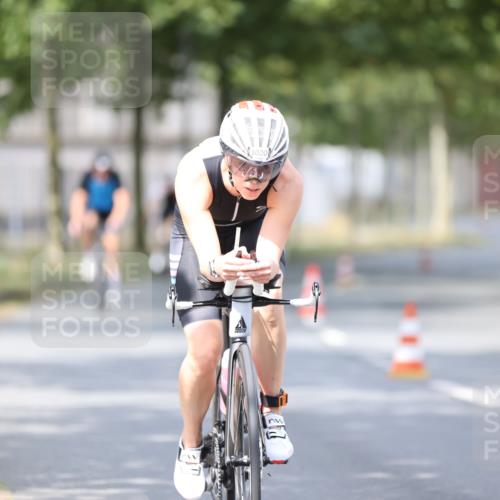 11.08.2024 - GEWOBA Citytriathlon Bremen H.Heesch http://msf.ph/oto/6774405 11.08.2024 11:41:44 Radfahren 758, 786, 835, 859, 965, 1020 meine-sportfotos.de