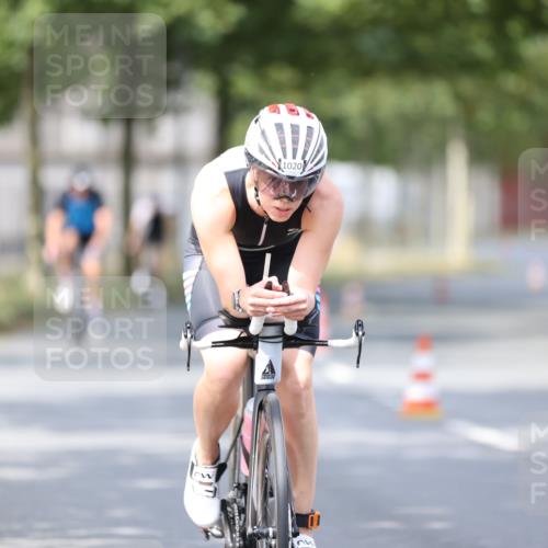 11.08.2024 - GEWOBA Citytriathlon Bremen H.Heesch http://msf.ph/oto/6774413 11.08.2024 11:41:44 Radfahren 758, 786, 835, 859, 965, 1020 meine-sportfotos.de