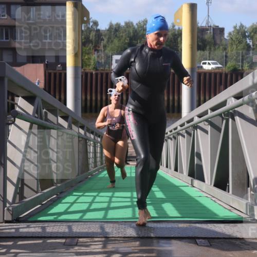 11.08.2024 - GEWOBA Citytriathlon Bremen Lena Gebhardt http://msf.ph/oto/6774424 11.08.2024 10:10:42 Schwimmen 6, 30, 47, 51, 116 meine-sportfotos.de
