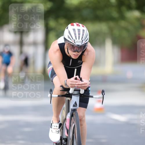 11.08.2024 - GEWOBA Citytriathlon Bremen H.Heesch http://msf.ph/oto/6774425 11.08.2024 11:41:44 Radfahren 758, 786, 835, 859, 965, 1020 meine-sportfotos.de