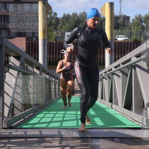 11.08.2024 - GEWOBA Citytriathlon Bremen Lena Gebhardt http://msf.ph/oto/6774428 11.08.2024 10:10:42 Schwimmen 6, 30, 47, 51, 116 meine-sportfotos.de
