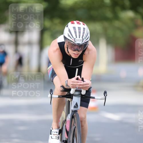 11.08.2024 - GEWOBA Citytriathlon Bremen H.Heesch http://msf.ph/oto/6774429 11.08.2024 11:41:44 Radfahren 758, 786, 835, 859, 965, 1020 meine-sportfotos.de