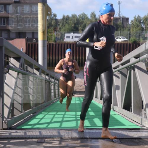 11.08.2024 - GEWOBA Citytriathlon Bremen Lena Gebhardt http://msf.ph/oto/6774432 11.08.2024 10:10:42 Schwimmen 6, 30, 47, 51, 116 meine-sportfotos.de