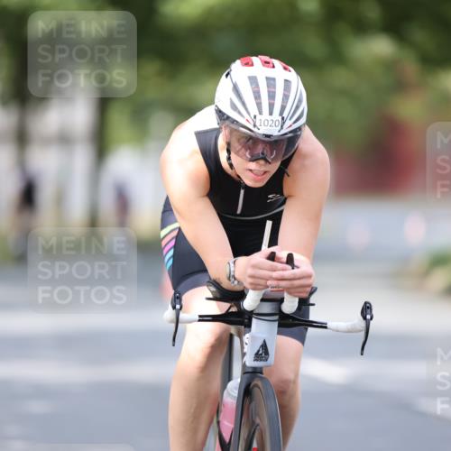 11.08.2024 - GEWOBA Citytriathlon Bremen H.Heesch http://msf.ph/oto/6774437 11.08.2024 11:41:44 Radfahren 758, 786, 835, 859, 965, 1020 meine-sportfotos.de