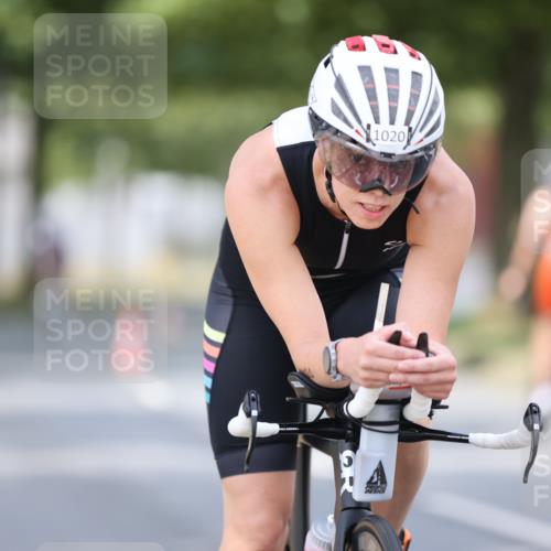 11.08.2024 - GEWOBA Citytriathlon Bremen H.Heesch http://msf.ph/oto/6774449 11.08.2024 11:41:44 Radfahren 758, 786, 835, 859, 965, 1020 meine-sportfotos.de