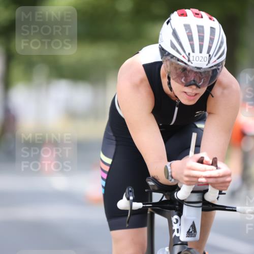 11.08.2024 - GEWOBA Citytriathlon Bremen H.Heesch http://msf.ph/oto/6774452 11.08.2024 11:41:44 Radfahren 758, 786, 835, 859, 965, 1020 meine-sportfotos.de